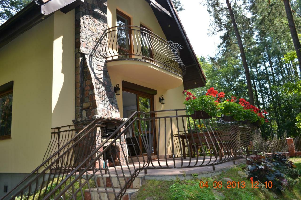 Dom Na Skraju Lasu Villa Wilkasy Buitenkant foto